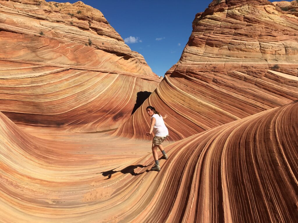 Giada fa surf su The Wave - Coyote Buttes North - Arizona